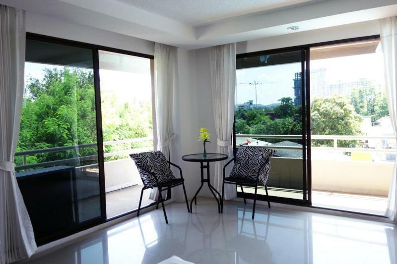 Angket Hip Residence Pattaya Exterior foto